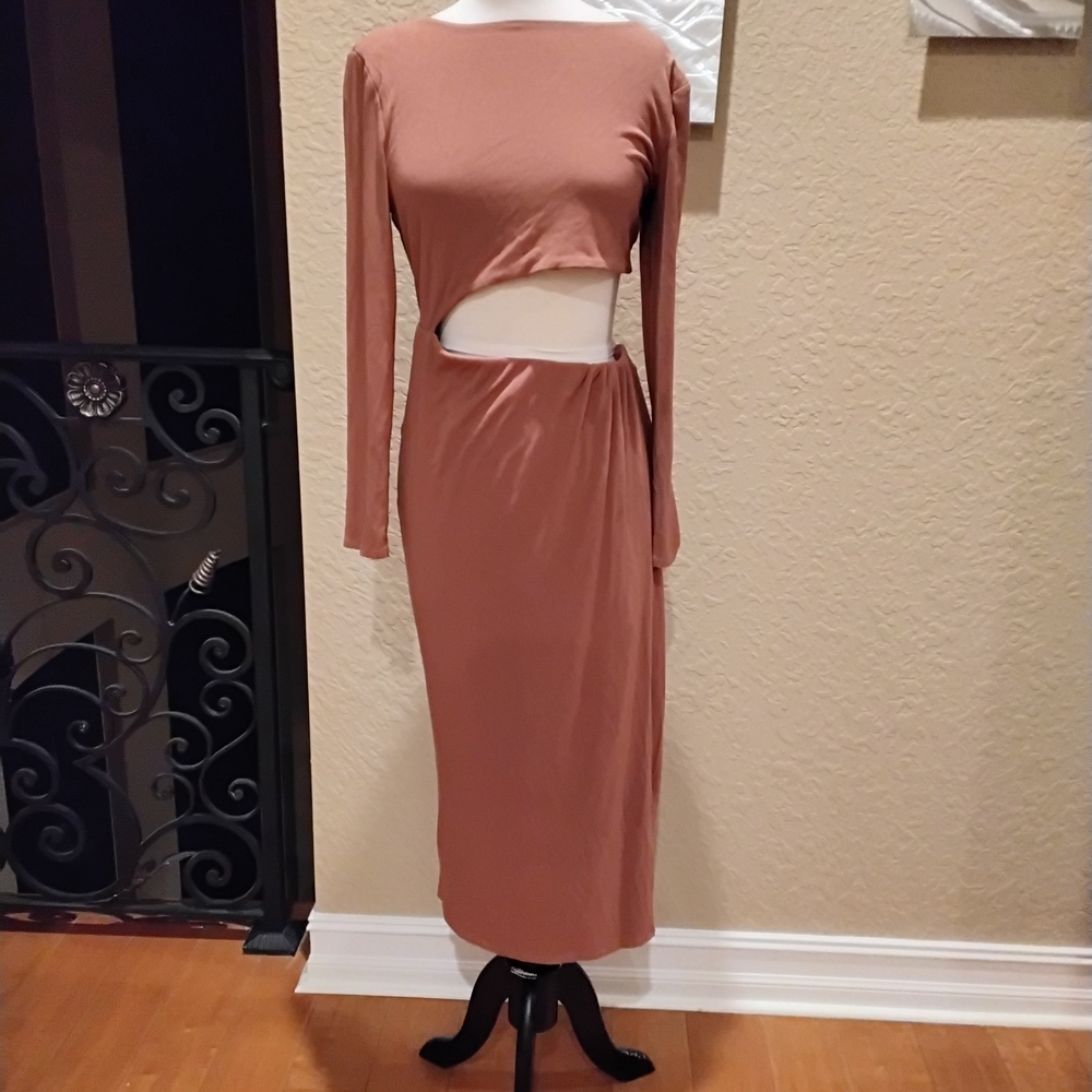 Astr Cutout Long Sleeve Midi Dress in Dusty Rose